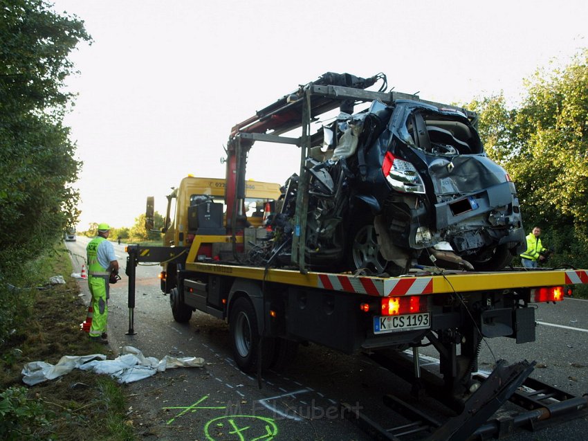 Schwerer VU Koeln Immendorf Kerkraderstr P346.JPG